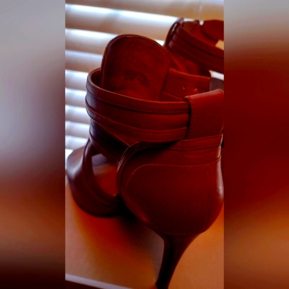 New price drop!!  Michael kors Lawson shoes open toe shooties sz 6. - Picture 2 of 8